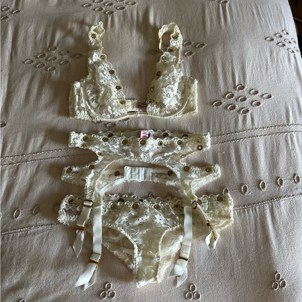 Agent Provocateur set